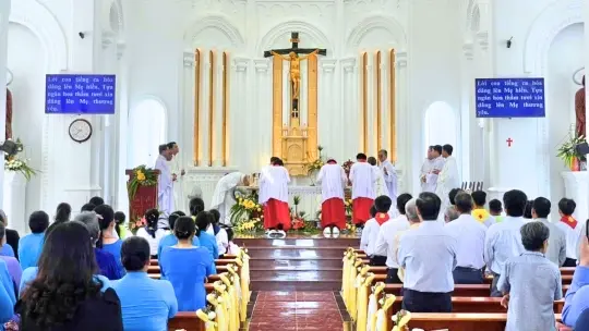 Mass in Thanh Hoa Church