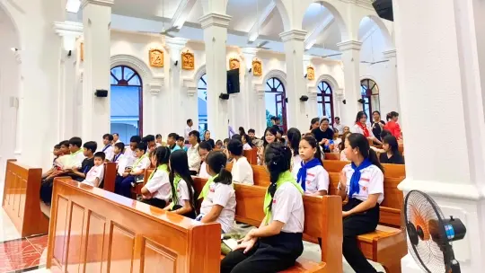 Children in Thanh Hoa Church